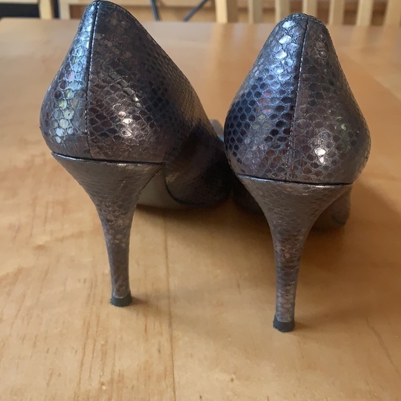 Stuart Weitzman Snake Skin Heels 9 - Picture 4 of 12